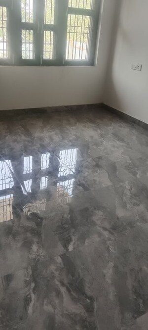 Room in 2 BHK Builder Floor at Sector 9 – for Rent