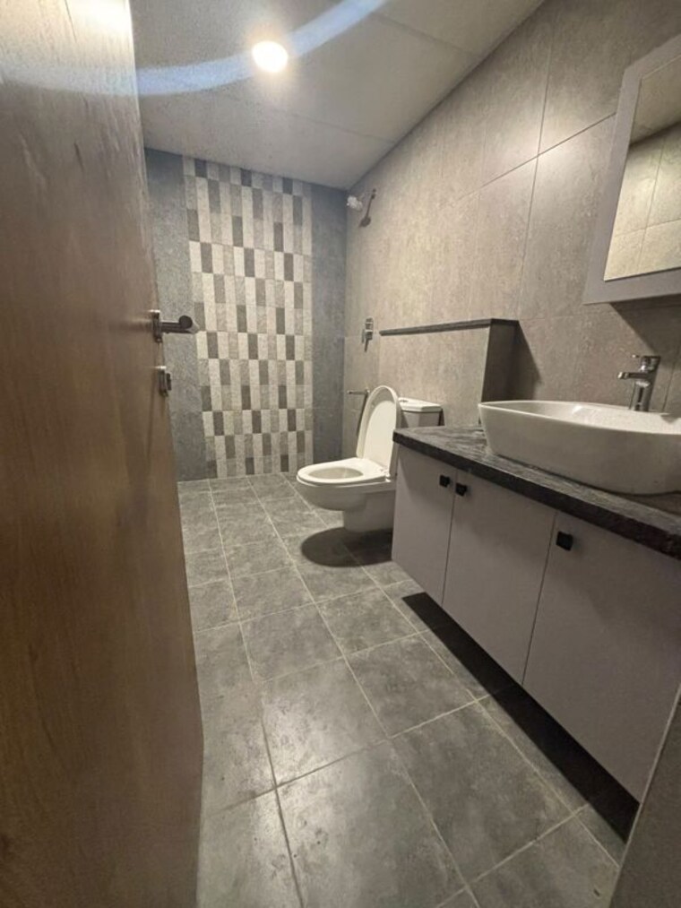 Bathroom, the-prestige-city 3 Bedroom 1665 Sq.Ft. Apartment In Sarjapur Road Bangalore 10777756