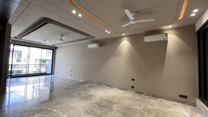 Room in 4 BHK Builder Floor at Greater Kailash I – for Rent