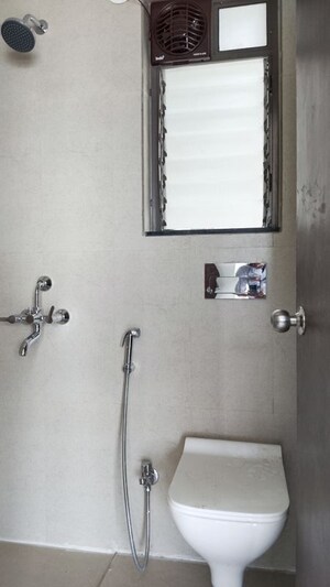 Bathroom in 1.5 BHK Apartment at Runwal My City Phase II Cluster 05, Dombivli East – for Rent
