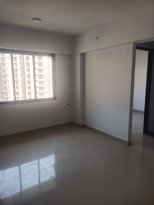 Room in 1 BHK Apartment at Highland Pearl, Thane West – for Rent