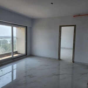 Room in 3 BHK Apartment at Asshna Seabliss, Versova – for Rent