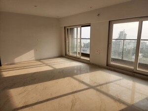 Room in 2 BHK Apartment at Asshna Seabliss, Versova – for Rent