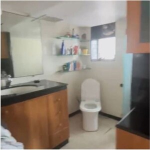 Attached Bathroom in 3 BHK Apartment at Everest Apartment Andheri, Andheri West – for Rent