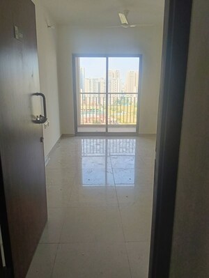 Room in 1 BHK Apartment at Mahindra Tathawade, Tathawade – for Rent