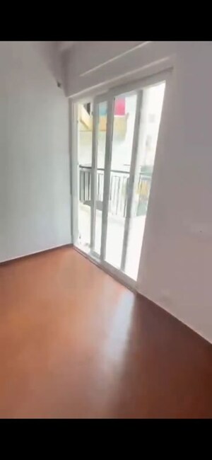 Room in 3 BHK Apartment at Amrapali Terrace Homes, Tech Zone 4 Greater Noida – for Rent