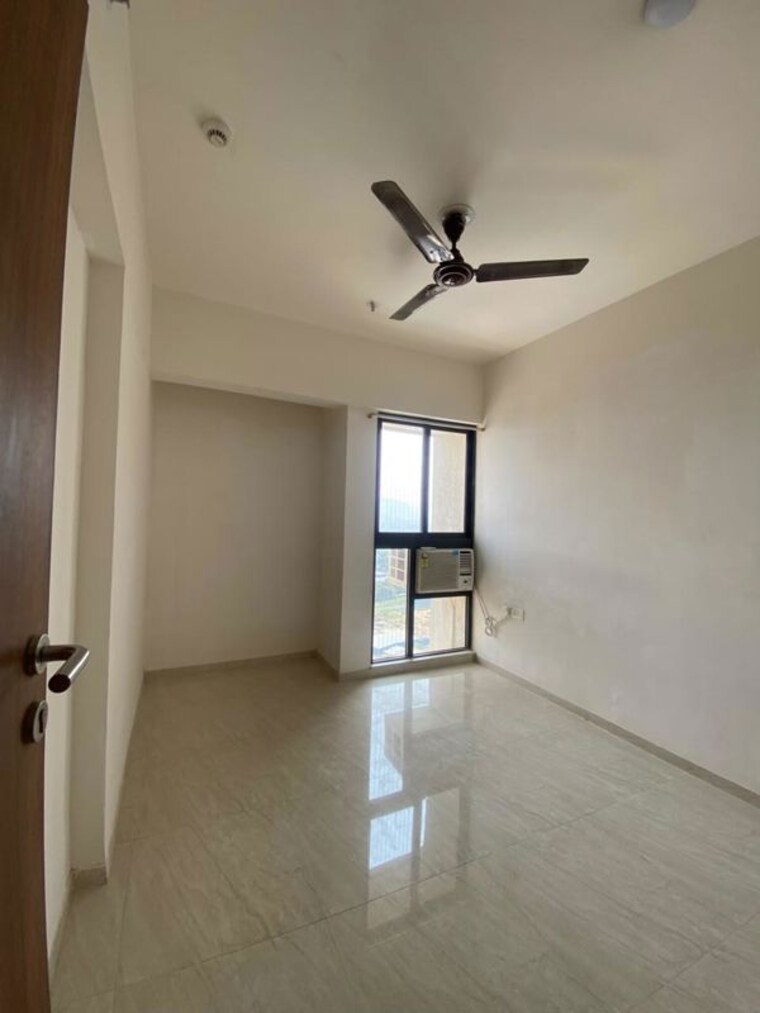 Room, lodha-crown-quality-homes 1 Bedroom 317 Sq.Ft. Apartment In Majiwada Thane 10779665