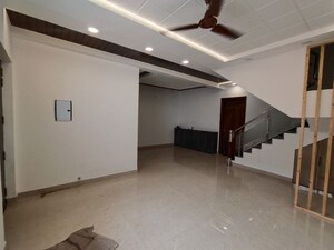Room in 3 BHK Apartment at Patiala Road – for Rent