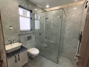 Bathroom in 3 BHK Apartment at Patiala Road – for Rent