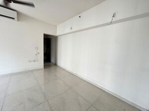 Room in 2 BHK Apartment at Lodha Amara, Kolshet Road – for Rent