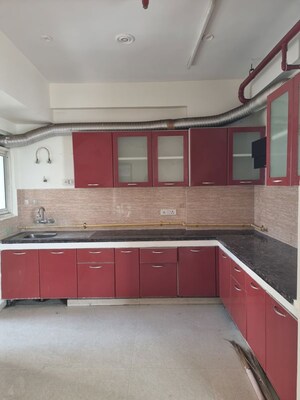 Kitchen in 3 BHK Apartment at Omaxe R2, Gomti Nagar – for Sale