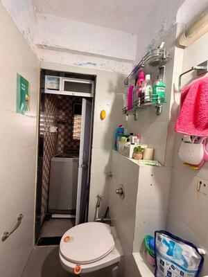 Furnished Amenities in 2 BHK Apartment at Mantri Park, Goregaon East – for Rent