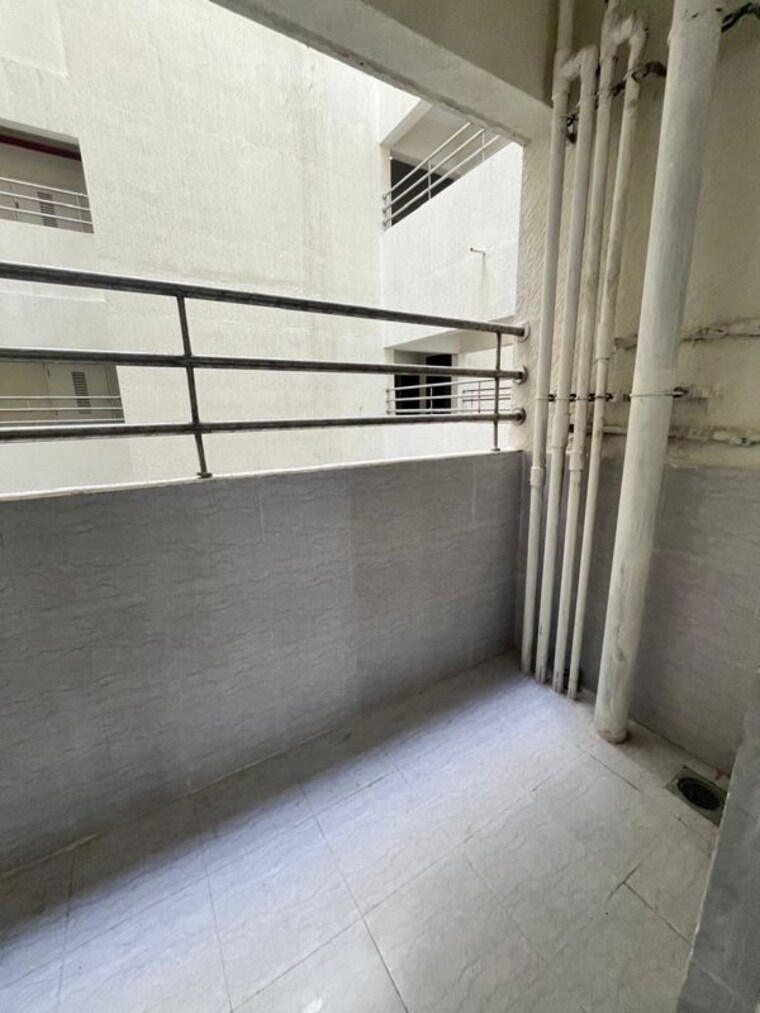 Balcony, goel-ganga-altus 2.5 Bedroom 950 Sq.Ft. Builder Floor In Kharadi Pune 10779751
