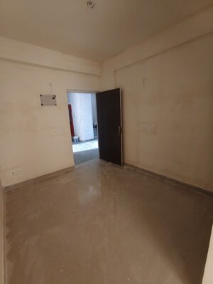 Room in 2 BHK Apartment at Breez Global Heights 88, Sector 88a – for Rent