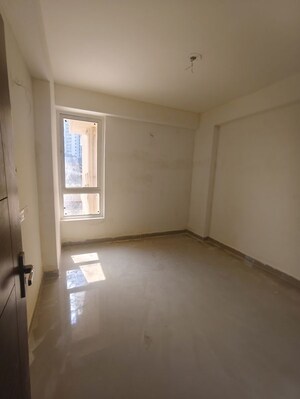 Room in 2 BHK Apartment at Breez Global Heights 88, Sector 88a – for Rent