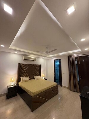 Room in 3 BHK Independent House at Freedom Fighters Enclave – for Rent