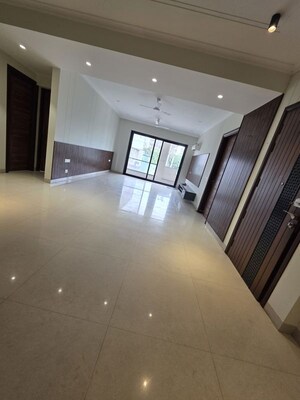 Staircase in 3 BHK Builder Floor at Sector 57 – for Rent