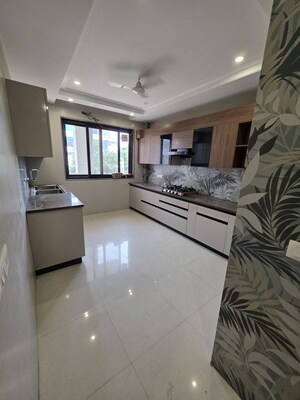 Staircase in 3 BHK Builder Floor at Sector 57 – for Rent