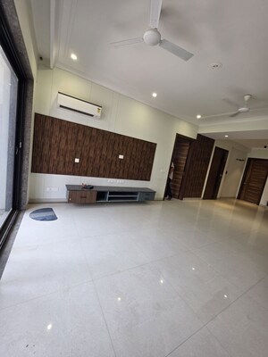 3 BHK Builder Floor For Rent in Sector 57