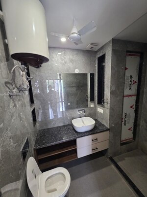 Team Area in 3 BHK Builder Floor at Sector 57 – for Rent