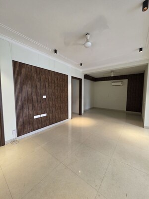 Building Lobby in 3 BHK Builder Floor at Sector 57 – for Rent