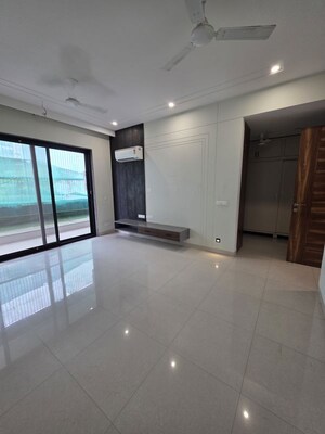 Kitchen in 3 BHK Builder Floor at Sector 57 – for Rent
