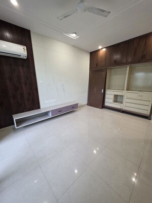 Staircase in 3 BHK Builder Floor at Sector 57 – for Rent