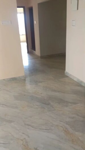 Room in 4 BHK Apartment at Bamunimaidan – for Rent