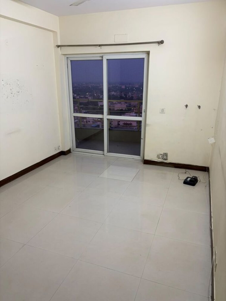Room, bptp-the-resort 3.5 Bedroom 2100 Sq.Ft. Apartment In Sector 75 Faridabad 10779860