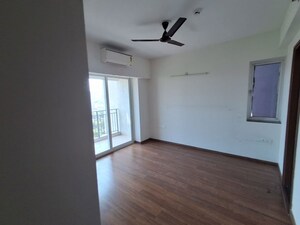 Room in 5 BHK Independent House at Habitat 44, Sector 44 – for Rent