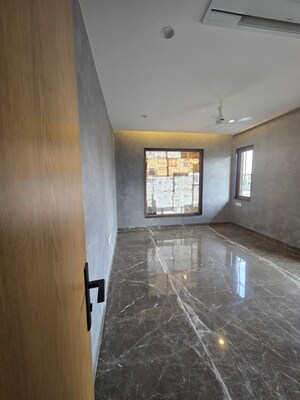 Room in 3 BHK Builder Floor at Sector 56 – for Rent