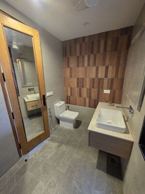 Furnished Amenities in 3 BHK Builder Floor at Sector 56 – for Rent