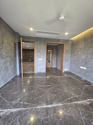 Building Lobby in 3 BHK Builder Floor at Sector 56 – for Rent