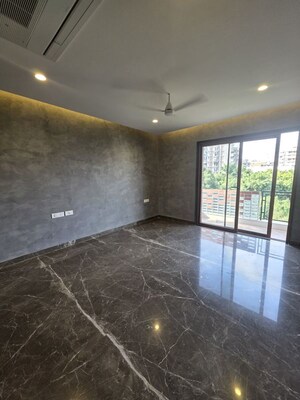 Staircase in 3 BHK Builder Floor at Sector 56 – for Rent