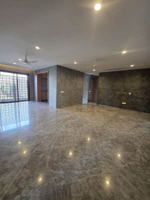 Staircase in 3 BHK Builder Floor at Sector 56 – for Rent