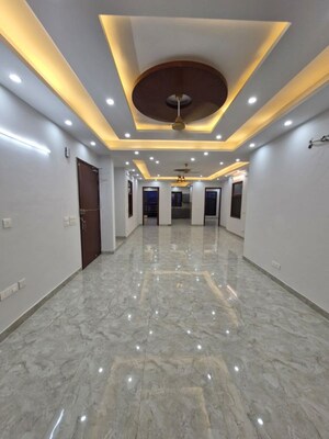 Building Lobby in 3 BHK Builder Floor at Sector 57 – for Rent