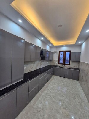 Kitchen in 3 BHK Builder Floor at Sector 57 – for Rent