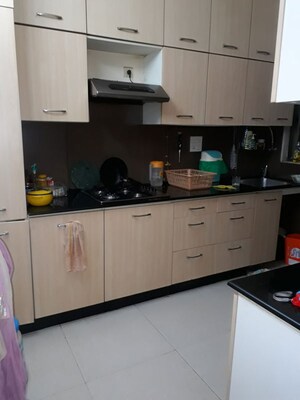 Furnished Amenities in 1 BHK Apartment at Golden Square, Santacruz East – for Rent