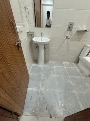 Bathroom in 2 BHK Builder Floor at Ansal Plaza Sector-23, Sector 23 – for Rent