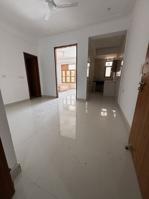 Room in 2 BHK Builder Floor at Ansal Plaza Sector-23, Sector 23 – for Rent