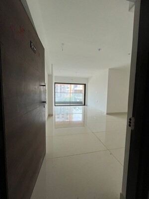 2 BHK Apartment For Rent in NL Krishna, Dahisar East