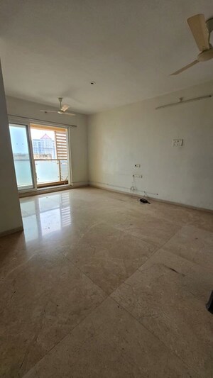 Room in 2 BHK Apartment at Dosti Group Imperia, Manpada – for Sale