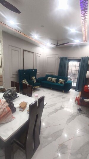 Living Room in 2 BHK Builder Floor at Palam Vihar – for Rent