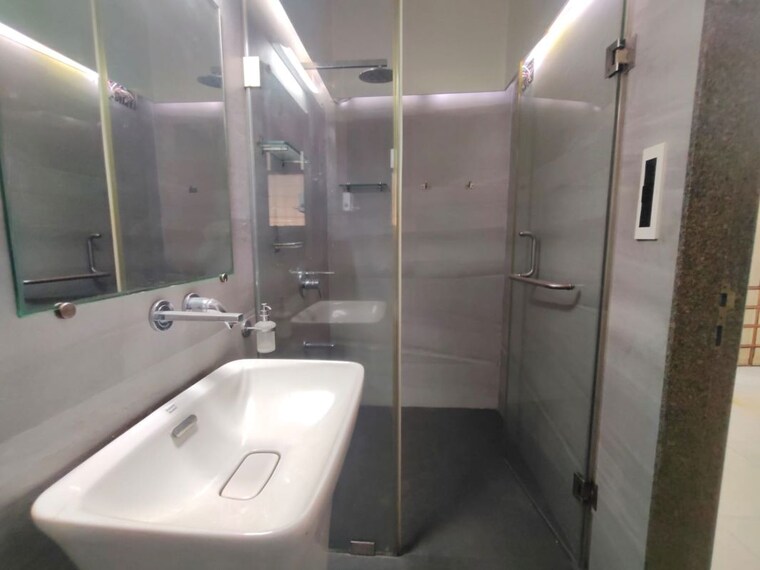 Bathroom, hiranandani-gardens-eden-bungalows 4 Bedroom 1800 Sq.Ft. Villa In Powai Mumbai 10780010