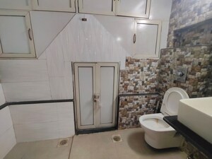 Bathroom in 4 BHK Villa at Hiranandani Gardens Eden Bungalows, Powai – for Rent