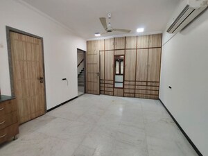 Room in 4 BHK Villa at Hiranandani Gardens Eden Bungalows, Powai – for Rent