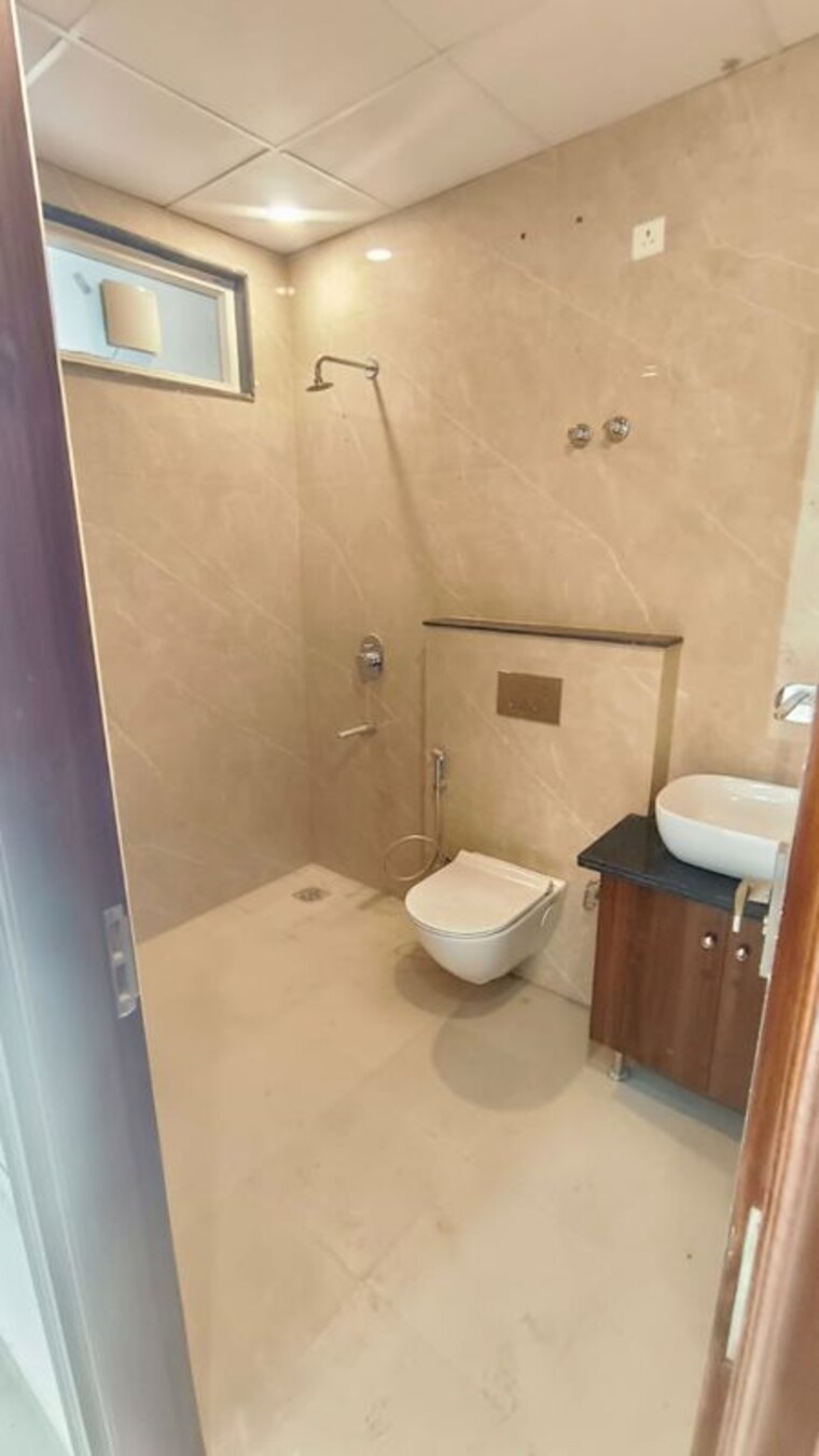 Bathroom, sector 23 2 Bedroom 1300 Sq.Ft. Builder Floor In Sector 23 Gurgaon 10780050