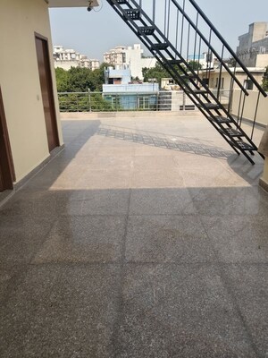 Balcony in 1 BHK Independent House at RWA Apartments Sector 61, Sector 61 – for Rent