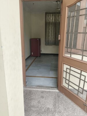 1 BHK Independent House For Rent in RWA Apartments Sector 61, Sector 61