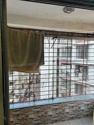 Room in 1 BHK Apartment at Bindra Complex, Andheri East – for Rent